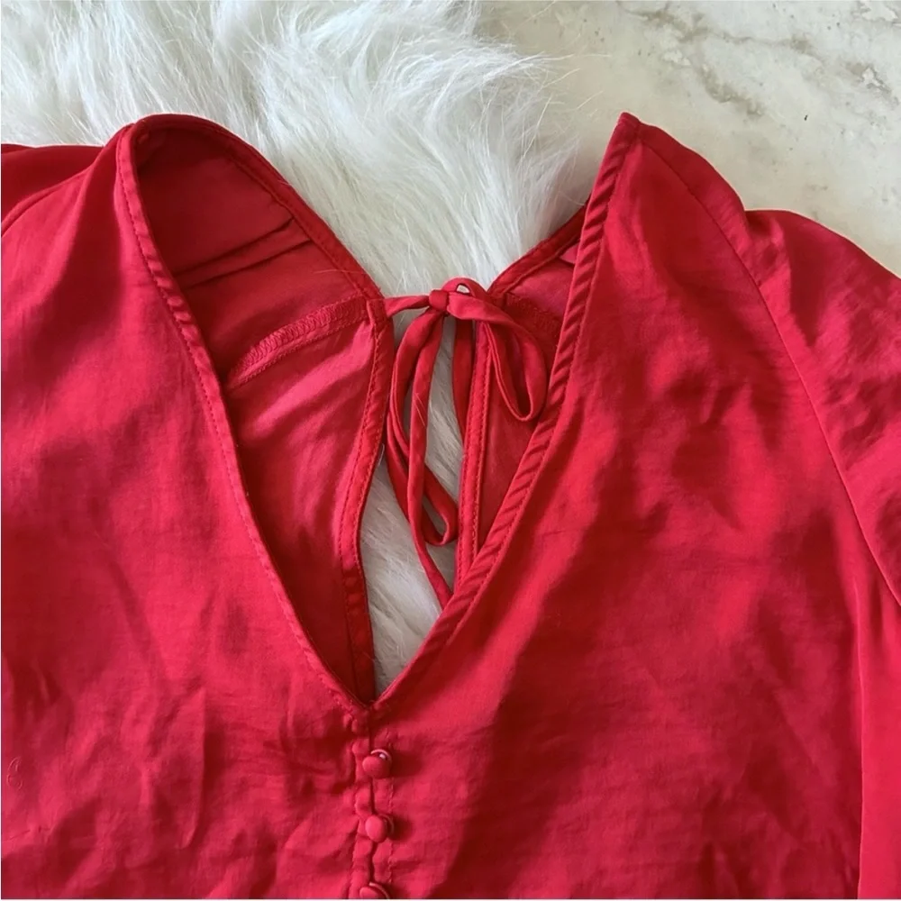 Express Satin Blouse - Picture 5 of 5